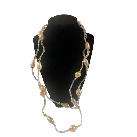 Avon Pearly Pastel  Bead Necklace NIB very long - Picture 1 of 7